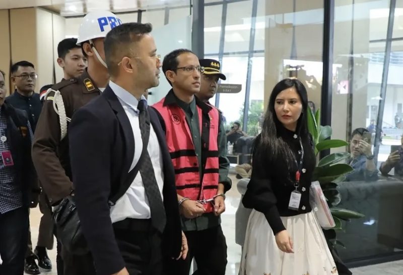 Nadiem Makariem setelah di tetapkan sebagai tersangka. Sumber : Kejaksaan Agung RI