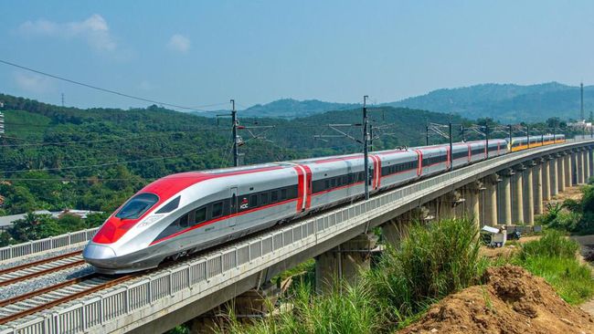 Foto: Kereta Cepat Whoosh Jakarta-Bandung. (Dok: KCIC)