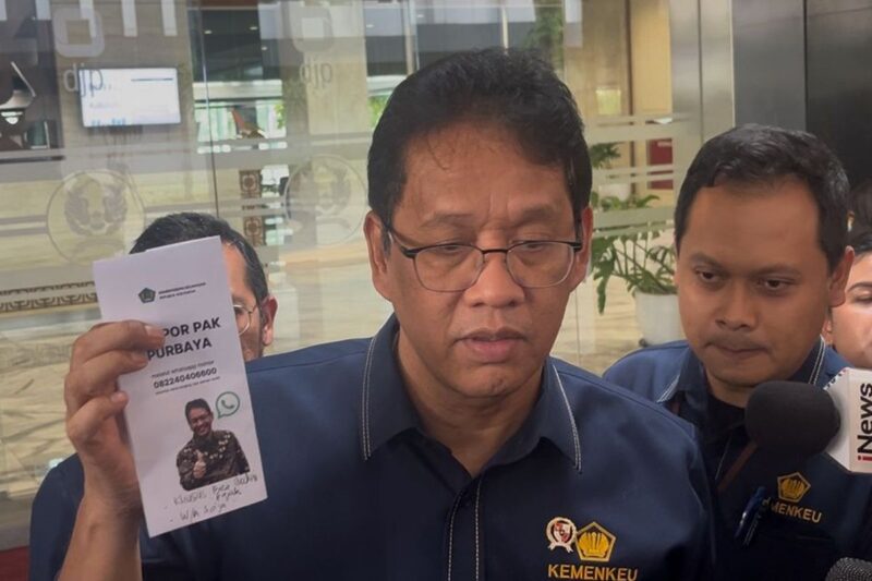 Menteri Keuangan Purbaya Yudhi Sadewa saat ditemui di Kantor Pusat Ditjen Pajak, Jakarta, Rabu (15/10/2025).(KOMPAS.com/ISNA RIFKA SRI RAHAYU)