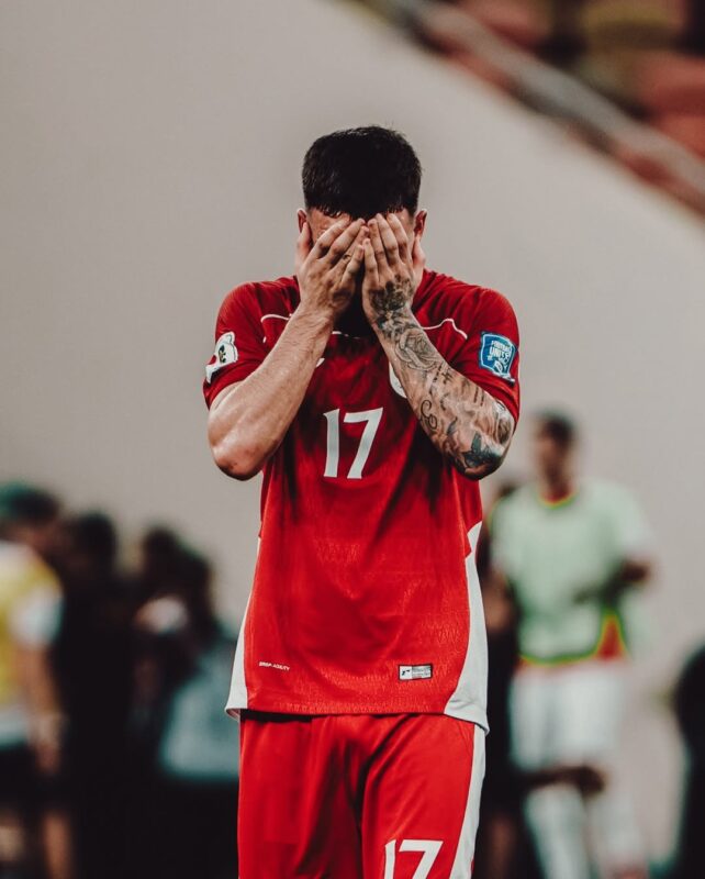 Reaksi kesedihan bek Timnas Calvin Verdonk atas kegagalan Timnas Indonesia melaju ke Piala Dunia. Sumber Foto: Instagram @c.verdonk