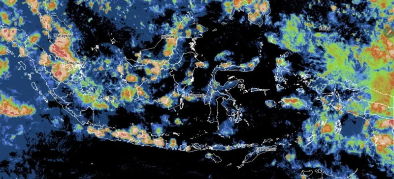 Citra satelit cuaca yang menampilkan kondisi atmosfer di wilayah Indonesia dan sekitarnya. (Sumber: BMKG)