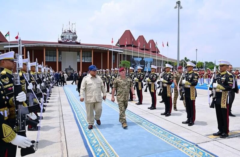 Sumber: KemensetnegRI Foto: Presiden Prabowo saat mengantar langsung   keberangkatan Raja Abdullah II Ibn  Al Hussein di Halim Perdanakusuma.