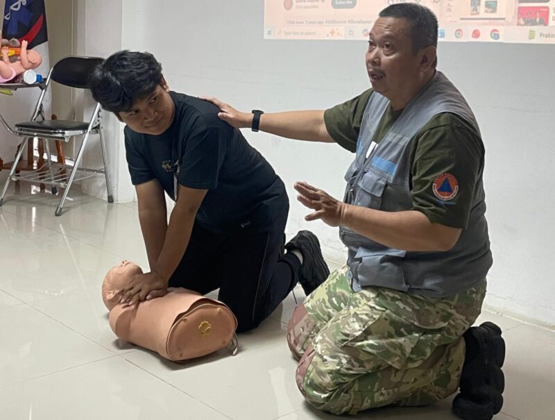 Kegiatan Basic Life Support (BLS) dengan tema “Be The First to Act, Be The One Who Saves” telah sukses diselenggarakan pada 29–30 November 2025 di Gedung Development Center UMJ