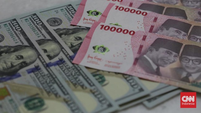 Nilai tukar rupiah ditutup menguat 0,63 persen di level Rp17.944 per dolar AS pada perdagangan Rabu (10/6) sore. Ilustrasi. (CNN Indonesia/Safir Makki).